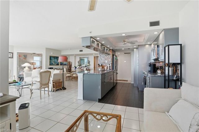 6101 Pelican Bay BLVD # 805, Naples, FL 34108