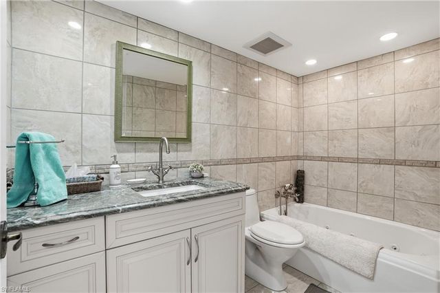 6101 Pelican Bay BLVD # 805, Naples, FL 34108