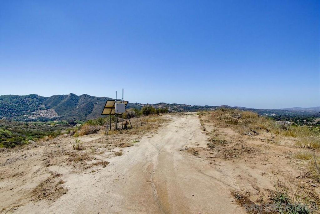 31675 Rancho Amigos Rd, Bonsall, CA 92003 — photo 3