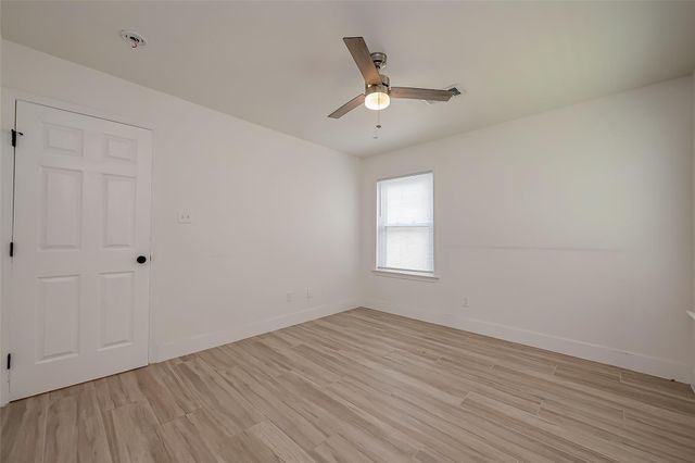 915 Adele Street, Houston, TX 77009