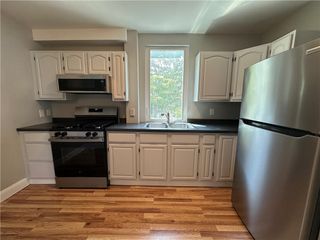 16 Lonsdale School Street Fl 2, Lincoln, RI 02865