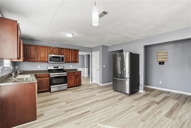 541 Hamlet Drive, Hampton, GA 30228