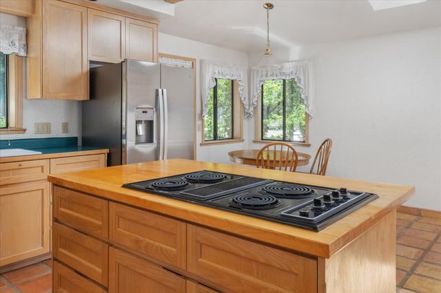 830 Stella Dr, Murphys, CA 95247