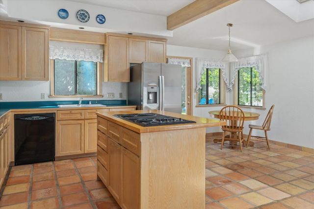 830 Stella Dr, Murphys, CA 95247