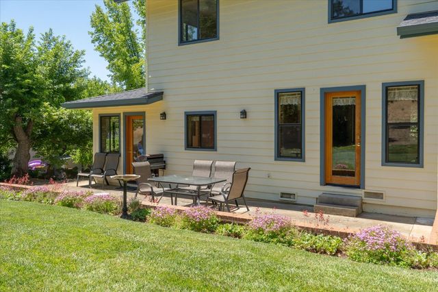 830 Stella Dr, Murphys, CA 95247