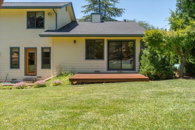 830 Stella Dr, Murphys, CA 95247