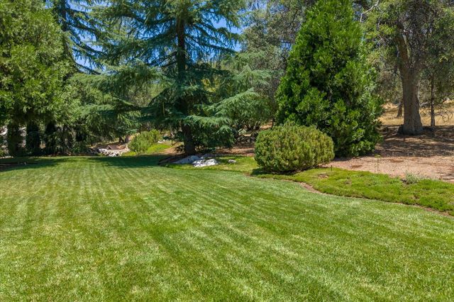 830 Stella Dr, Murphys, CA 95247