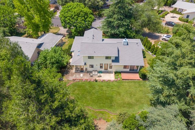 830 Stella Dr, Murphys, CA 95247
