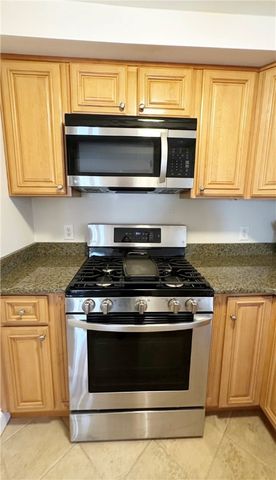 227 Thames Street 1, Bristol, RI 02809