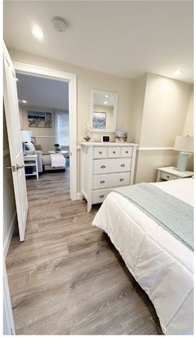 227 Thames Street 1, Bristol, RI 02809