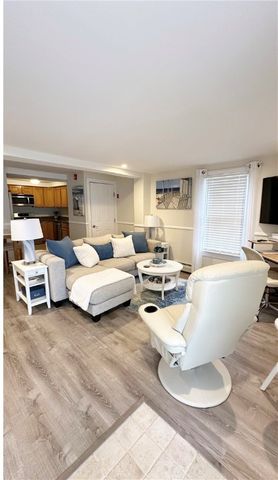 227 Thames Street 1, Bristol, RI 02809