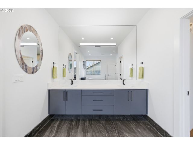 1345 N R St, Washougal, WA 98671