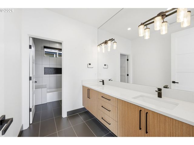 1345 N R St, Washougal, WA 98671