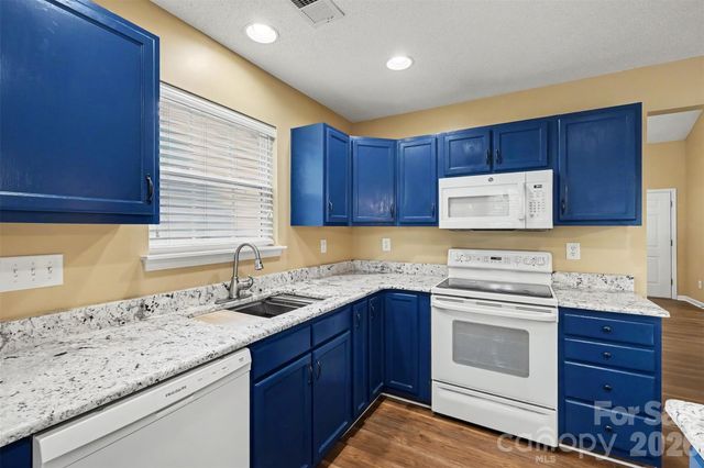 10134 Frosty Lane, Charlotte, NC 28216