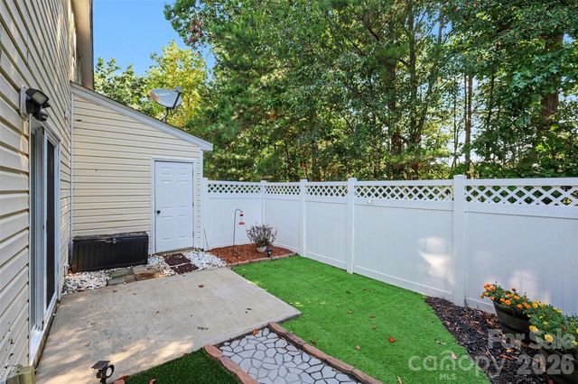 10134 Frosty Lane, Charlotte, NC 28216