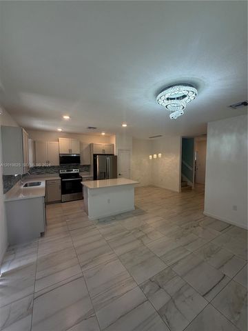 2355 SE 10th St, Homestead, FL 33035