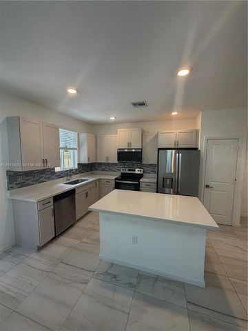 2355 SE 10th St, Homestead, FL 33035