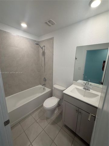 2355 SE 10th St, Homestead, FL 33035