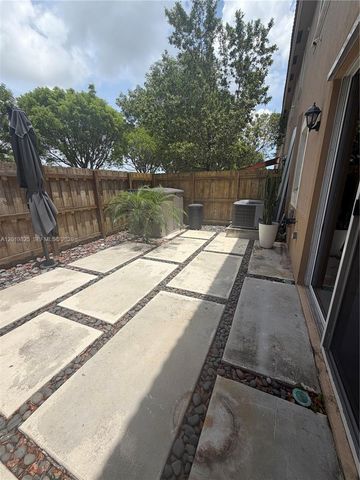 2355 SE 10th St, Homestead, FL 33035