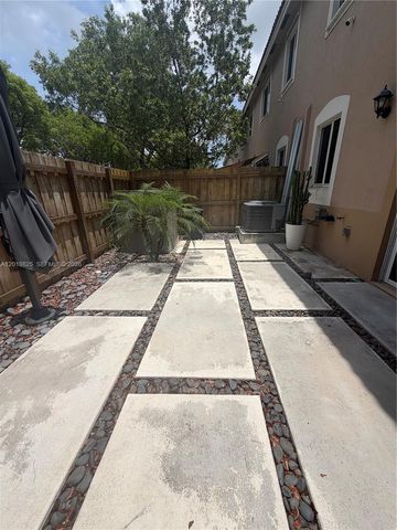 2355 SE 10th St, Homestead, FL 33035