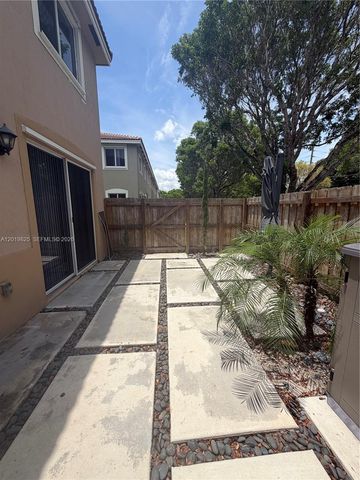2355 SE 10th St, Homestead, FL 33035