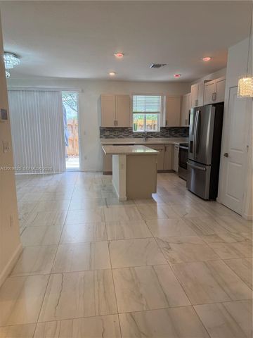 2355 SE 10th St, Homestead, FL 33035