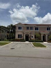 2355 SE 10th St, Homestead, FL 33035
