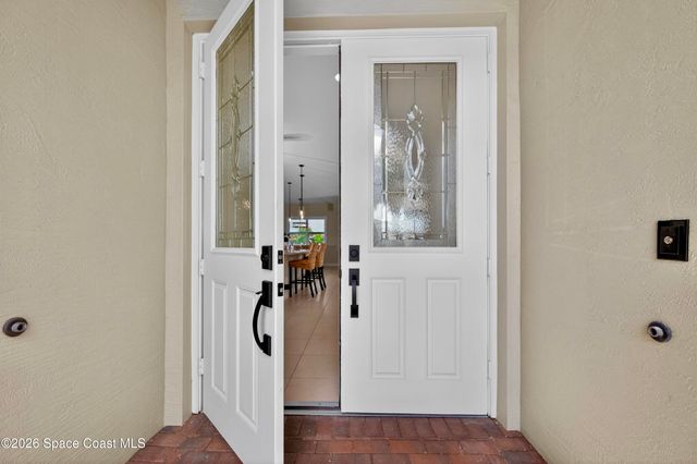 5523 49th Avenue, Vero Beach, FL 32967