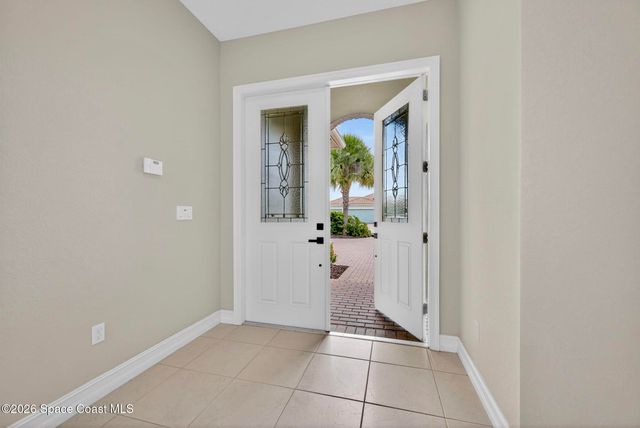 5523 49th Avenue, Vero Beach, FL 32967