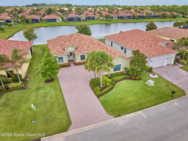 5523 49th Avenue, Vero Beach, FL 32967