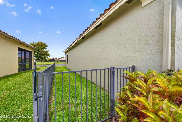 5523 49th Avenue, Vero Beach, FL 32967