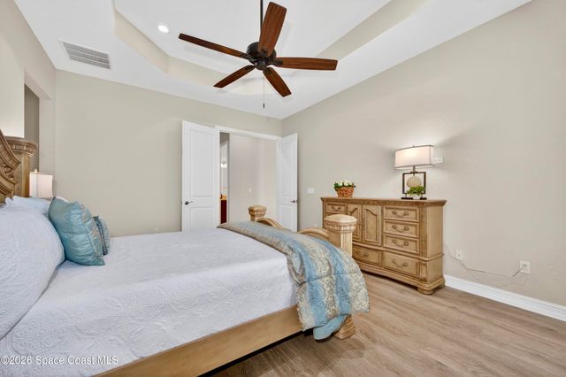5523 49th Avenue, Vero Beach, FL 32967