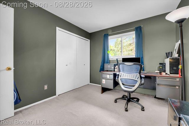 5214 Daniels Drive, Troy, MI 48098