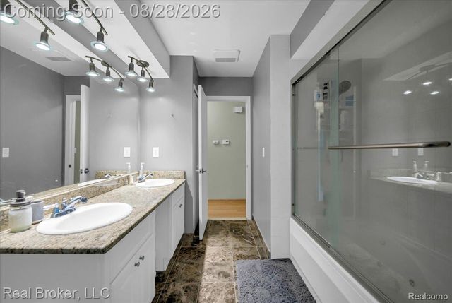 5214 Daniels Drive, Troy, MI 48098
