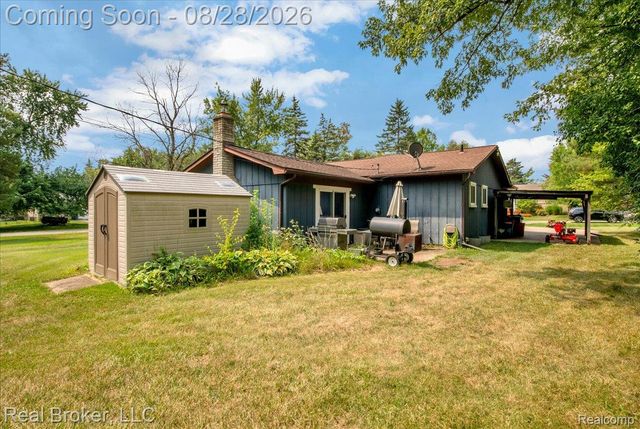 5214 Daniels Drive, Troy, MI 48098