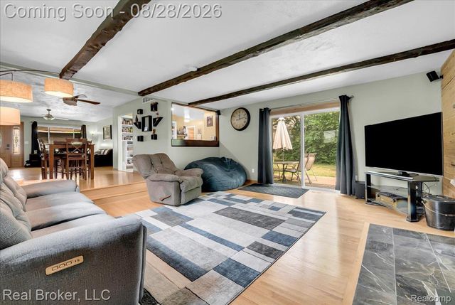 5214 Daniels Drive, Troy, MI 48098