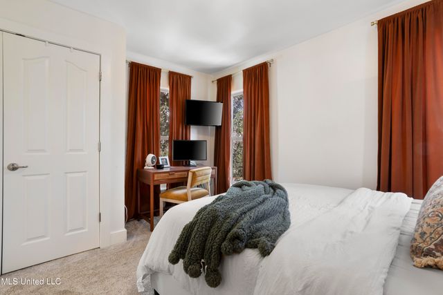 2207 Government Street, 17, Ocean Springs, MS 39564