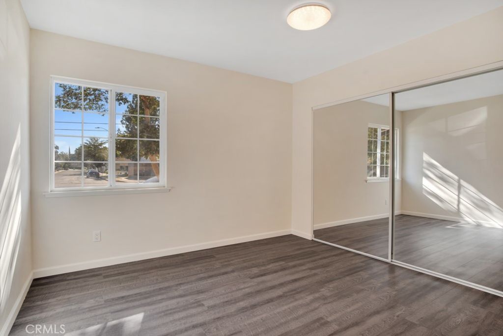 Image 15 of property listing at 7633-7635 Fallbrook Avenue, West Hills, CA 91304