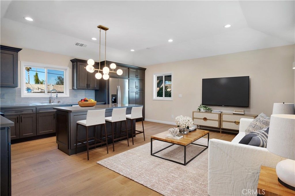 Image 23 of property listing at 7633-7635 Fallbrook Avenue, West Hills, CA 91304