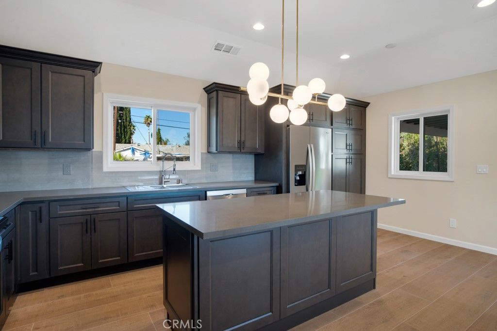 Image 24 of property listing at 7633-7635 Fallbrook Avenue, West Hills, CA 91304