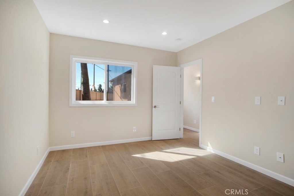 Image 32 of property listing at 7633-7635 Fallbrook Avenue, West Hills, CA 91304