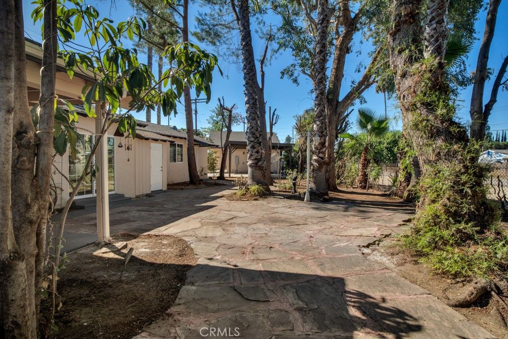 Image 36 of property listing at 7633-7635 Fallbrook Avenue, West Hills, CA 91304