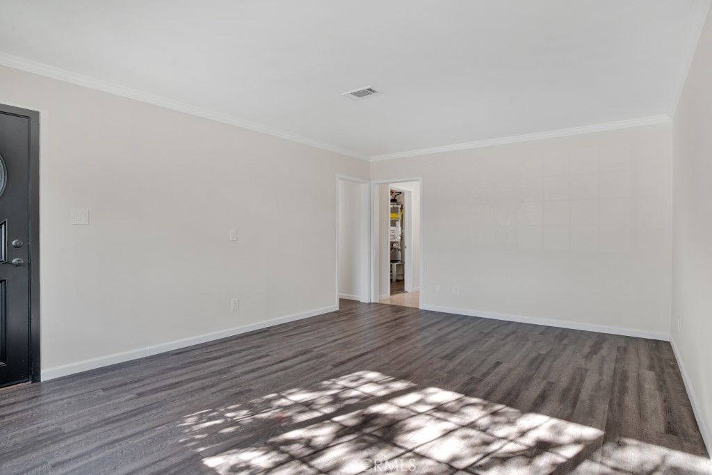 Image 4 of property listing at 7633-7635 Fallbrook Avenue, West Hills, CA 91304