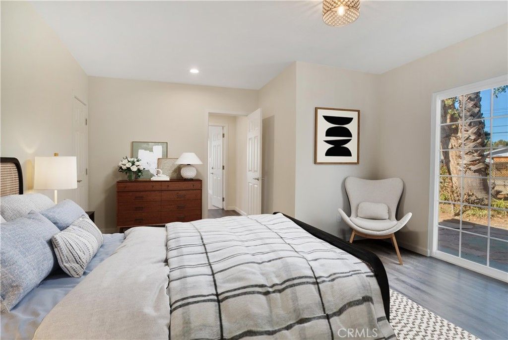 Image 9 of property listing at 7633-7635 Fallbrook Avenue, West Hills, CA 91304