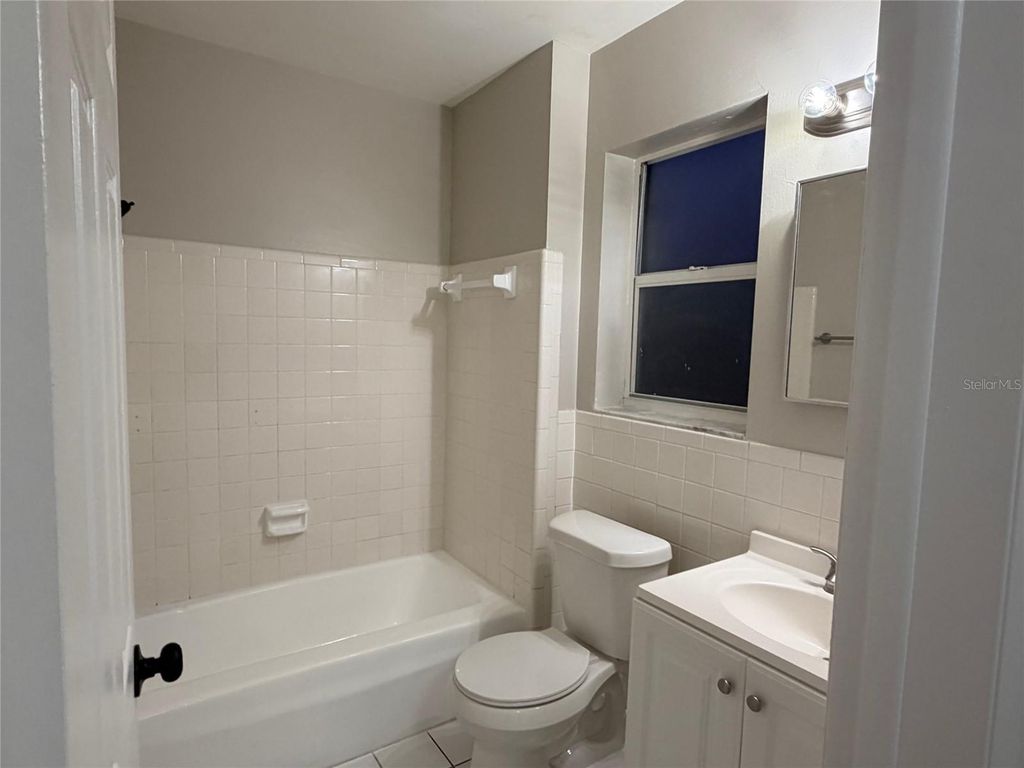 Image 9 of property listing at 1233 NEWHOPE ROAD, Spring Hill, FL 34606