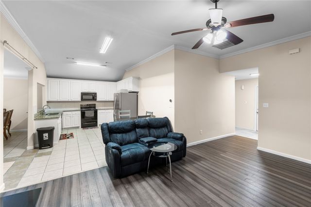 1121 Sam Houston Drive, Garland, TX 75042