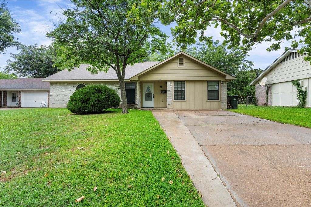 1121 Sam Houston Drive, Garland, TX 75042