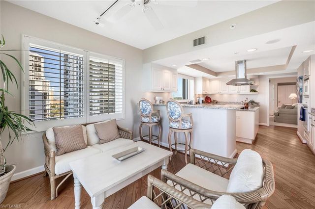 8231 Bay Colony DR # 1004, Naples, FL 34108