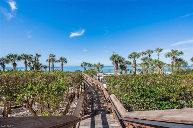 8231 Bay Colony DR # 1004, Naples, FL 34108