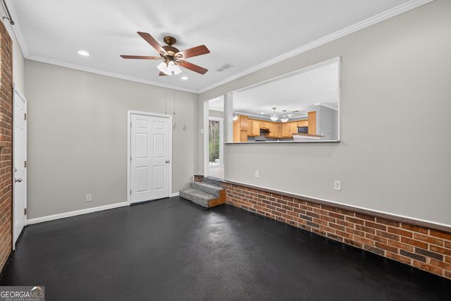 11 Johnston Road, Griffin, GA 30224